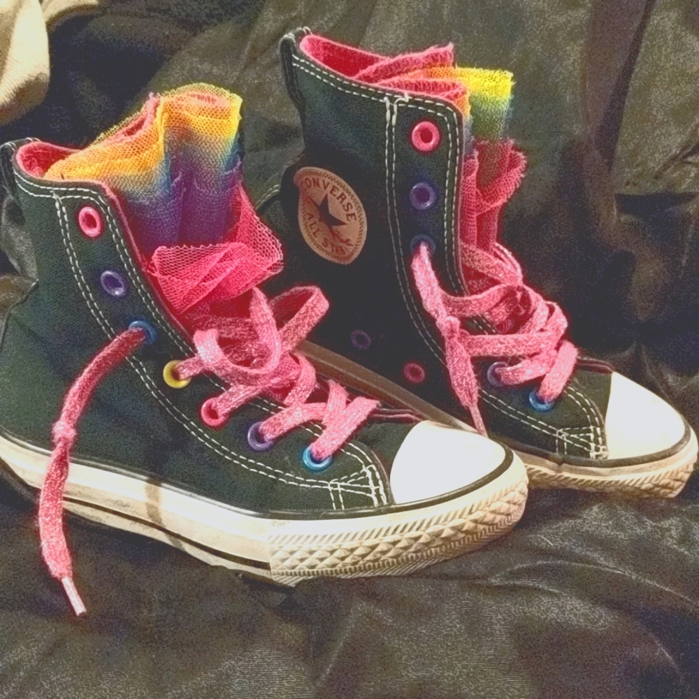 Rainbow tongue converse